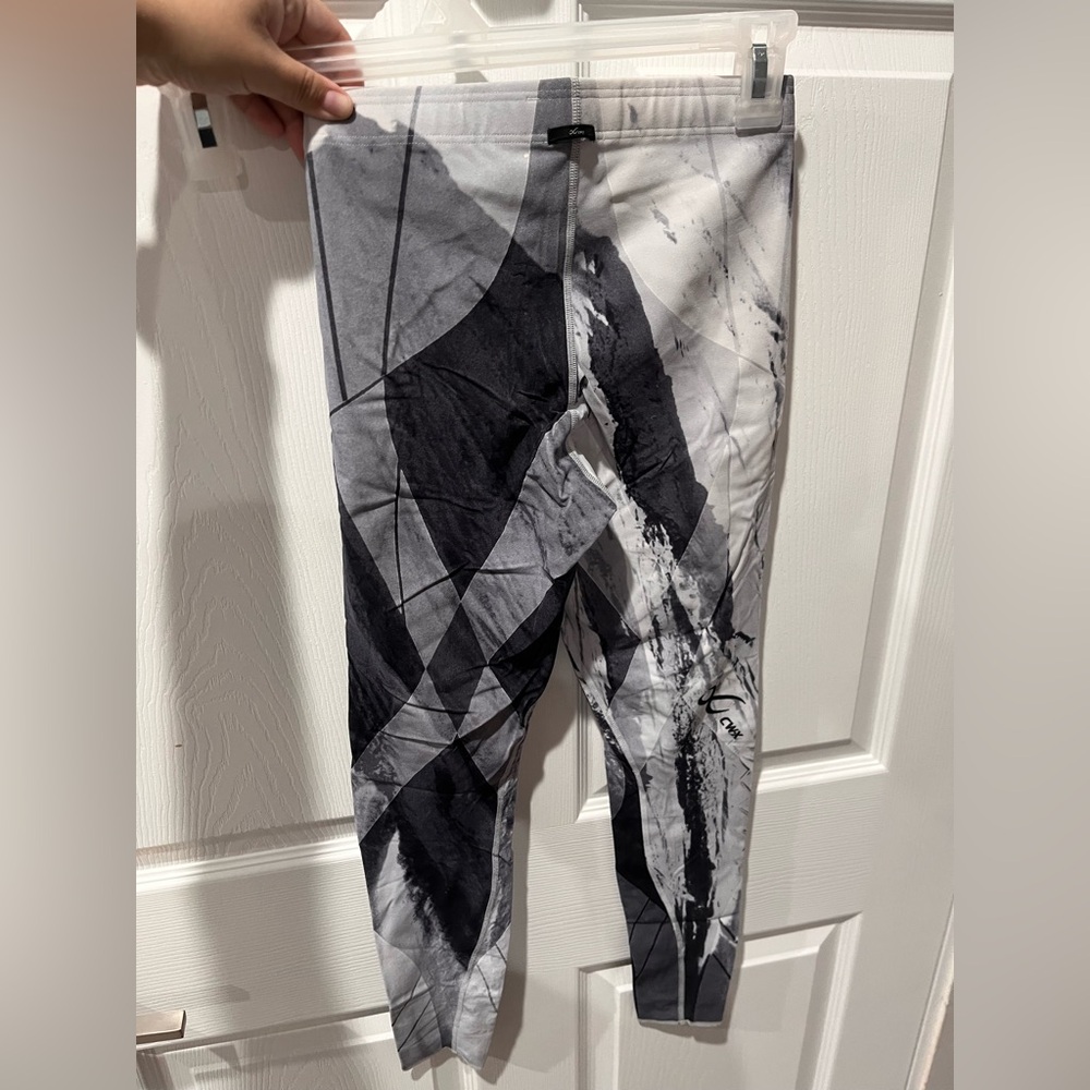 🙌CW-X Black and Gray Geometric Leggings